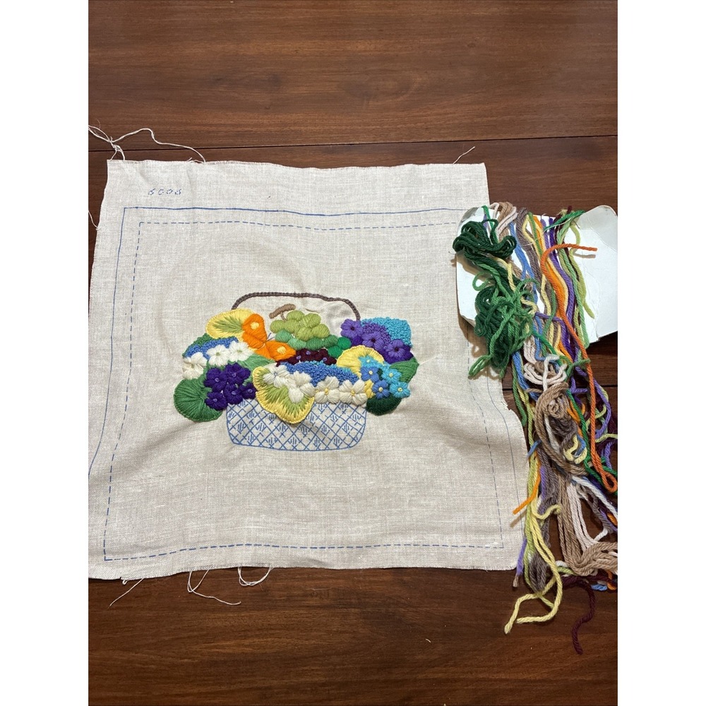VTG WIP Pauline Dunham Crewel Embroidery Folk ART Flower Basket 14x15 Unfinished